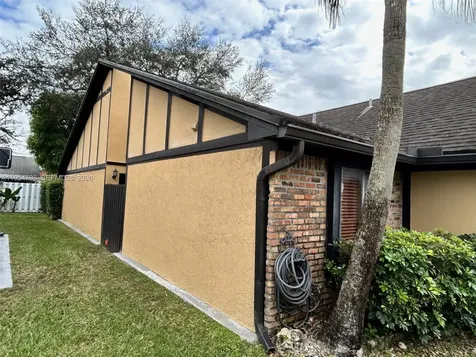 9225 NW 49th Place Sunrise FL 33351