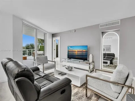 9821 E Bay Harbor Drive Bay Harbor Islands FL 33154