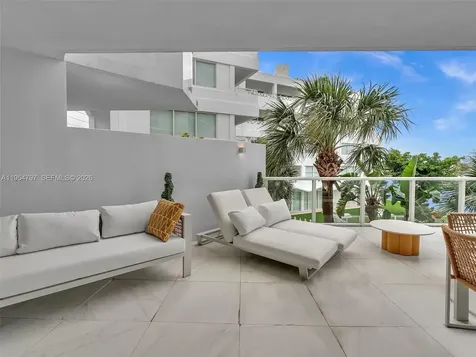 9821 E Bay Harbor Drive Bay Harbor Islands FL 33154