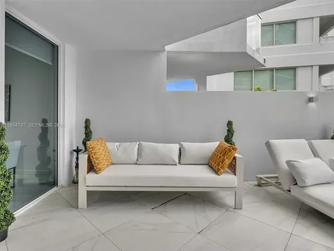 9821 E Bay Harbor Drive Bay Harbor Islands FL 33154