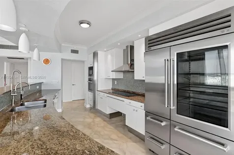 1000 S Pointe Drive Miami Beach FL 33139