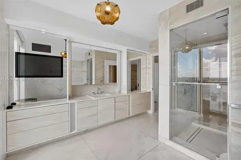 1000 S Pointe Drive Miami Beach FL 33139