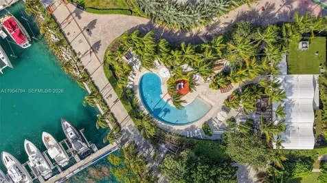1000 S Pointe Drive Miami Beach FL 33139