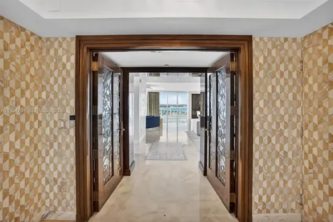 1000 S Pointe Drive Miami Beach FL 33139