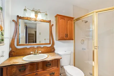 2201 NW 87th Avenue Pembroke Pines FL 33024