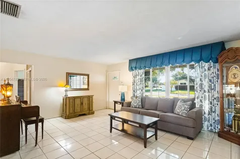 2201 NW 87th Avenue Pembroke Pines FL 33024