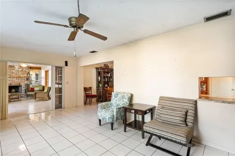 2201 NW 87th Avenue Pembroke Pines FL 33024