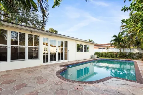 2201 NW 87th Avenue Pembroke Pines FL 33024
