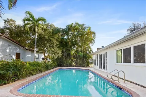 2201 NW 87th Avenue Pembroke Pines FL 33024