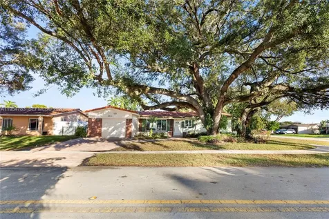 2201 NW 87th Avenue Pembroke Pines FL 33024