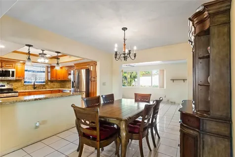2201 NW 87th Avenue Pembroke Pines FL 33024