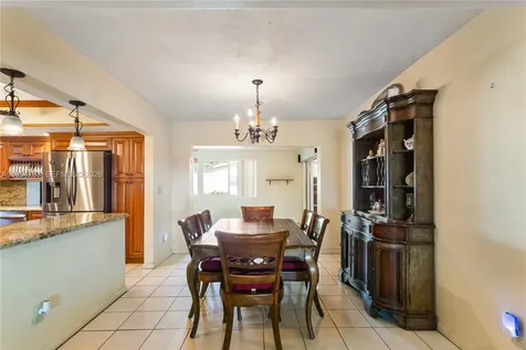 2201 NW 87th Avenue Pembroke Pines FL 33024