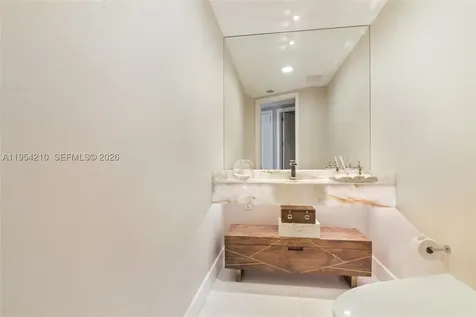 18555 Collins Avenue Sunny Isles Beach FL 33160