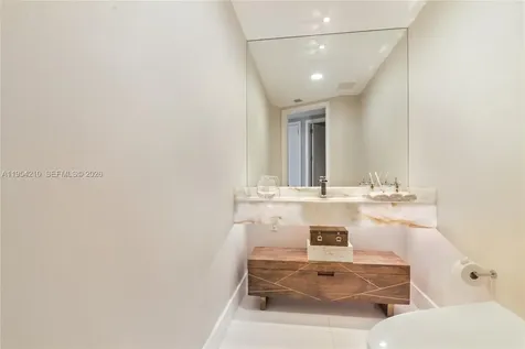 18555 Collins Avenue Sunny Isles Beach FL 33160