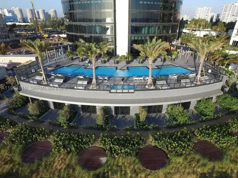 18555 Collins Avenue Sunny Isles Beach FL 33160