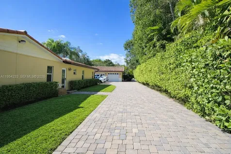 15144 SW 72nd Court Palmetto Bay FL 33158