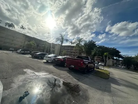 3905 N Nob Hill Road Sunrise FL 33351