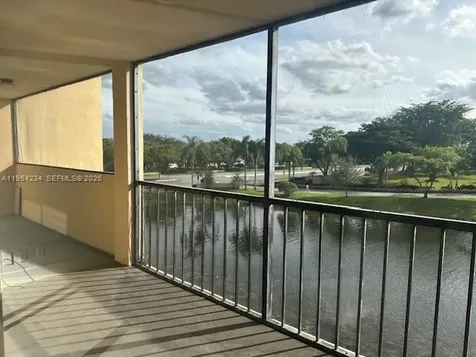 3905 N Nob Hill Road Sunrise FL 33351