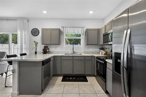 1707 SE 9th Terrace Homestead FL 33034
