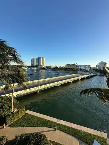 10 Venetian Way Miami Beach FL 33139