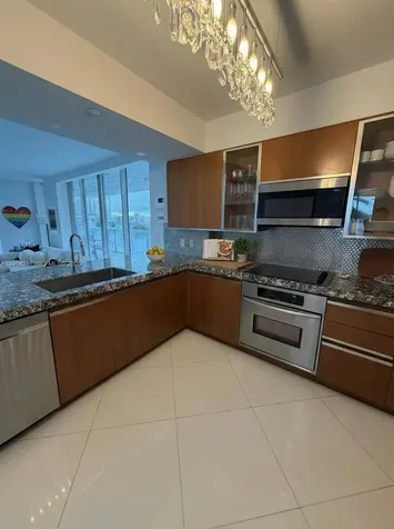 10 Venetian Way Miami Beach FL 33139