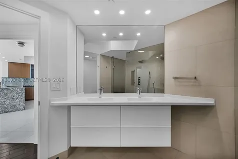 10 Venetian Way Miami Beach FL 33139