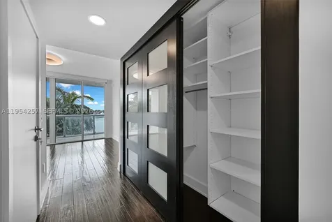 10 Venetian Way Miami Beach FL 33139