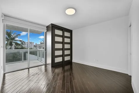 10 Venetian Way Miami Beach FL 33139