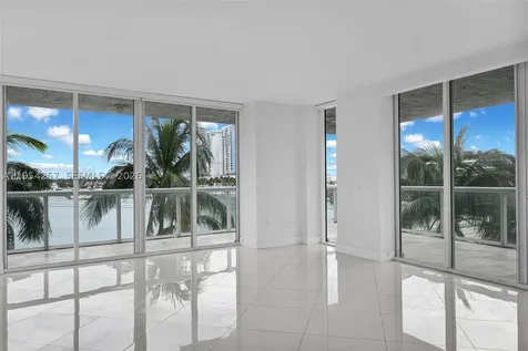 10 Venetian Way Miami Beach FL 33139