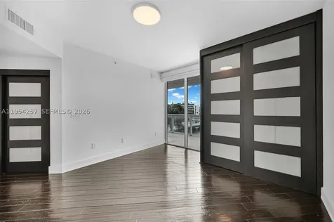 10 Venetian Way Miami Beach FL 33139