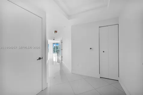 10 Venetian Way Miami Beach FL 33139