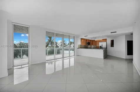 10 Venetian Way Miami Beach FL 33139