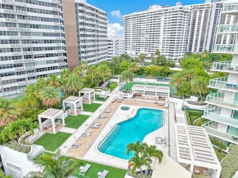 10 Venetian Way Miami Beach FL 33139