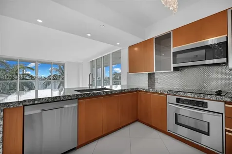 10 Venetian Way Miami Beach FL 33139