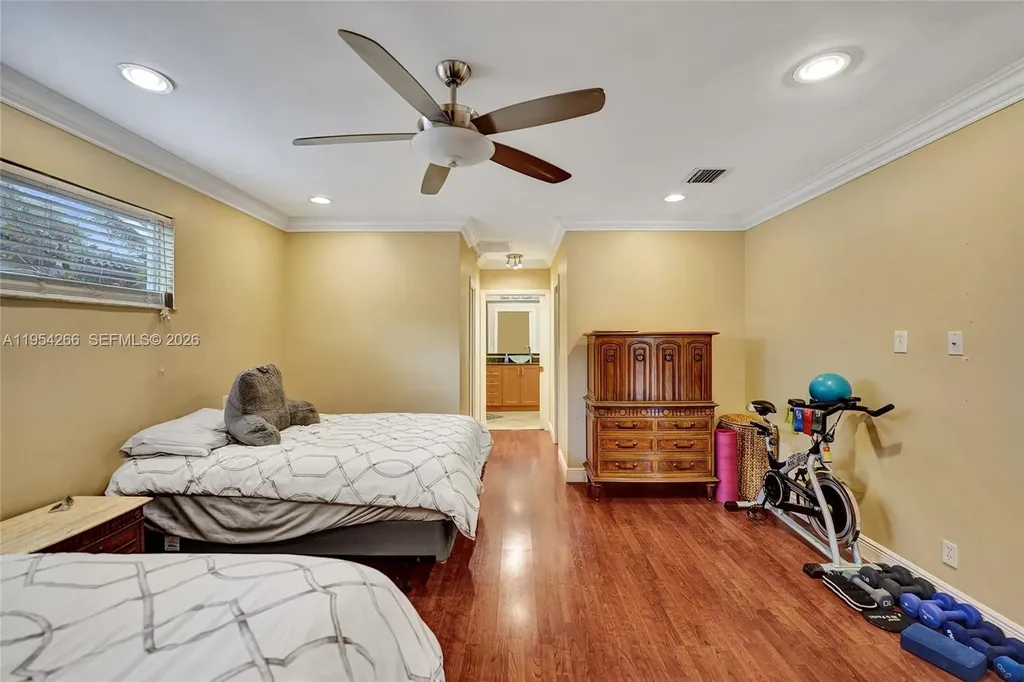 3671 N 47th Avenue Hollywood FL 33021