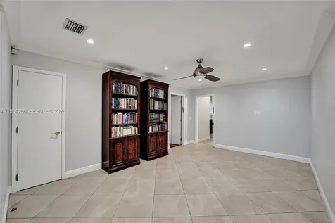 3671 N 47th Avenue Hollywood FL 33021
