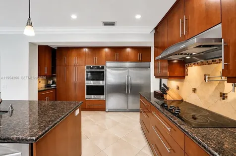 3671 N 47th Avenue Hollywood FL 33021