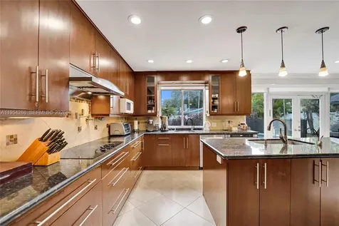 3671 N 47th Avenue Hollywood FL 33021