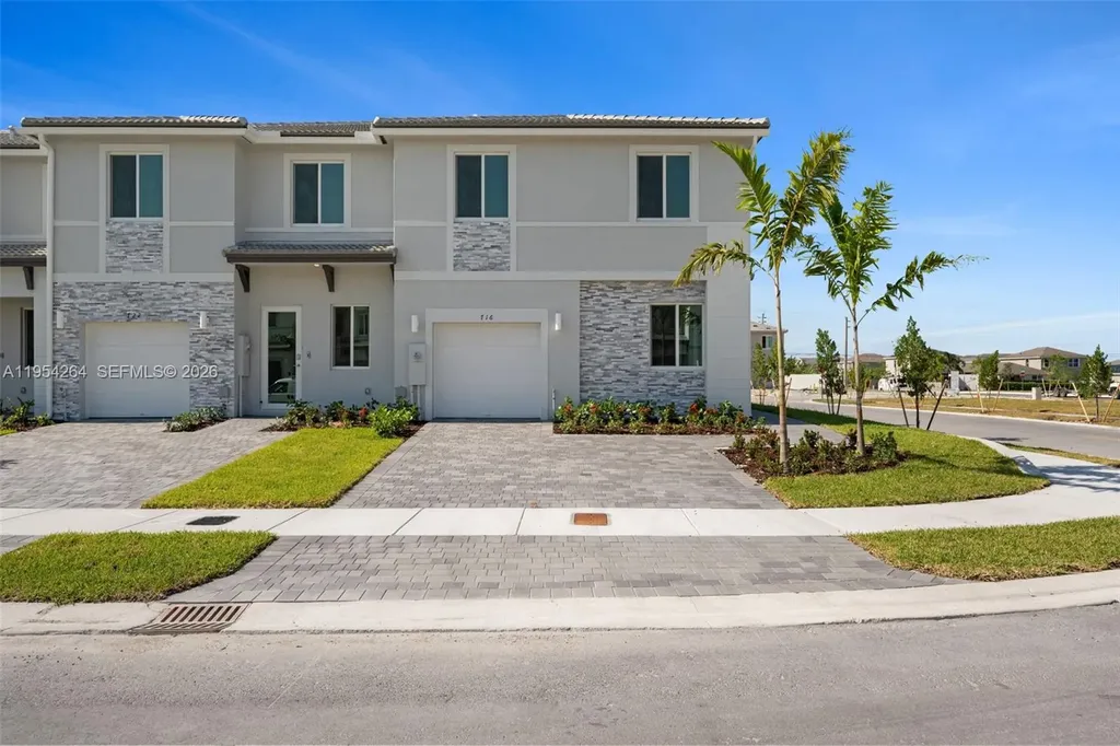 716 SE 14th Court Homestead FL 33034