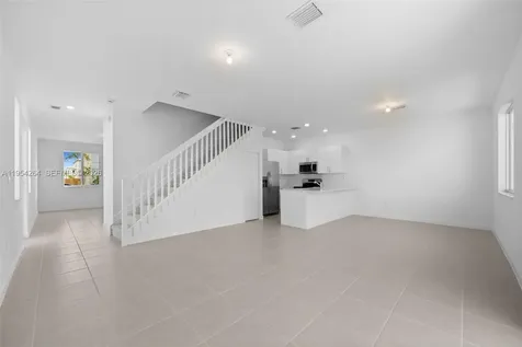 716 SE 14th Court Homestead FL 33034