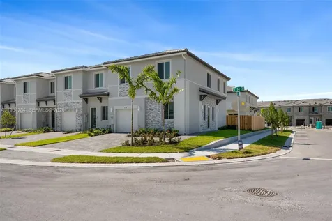 716 SE 14th Court Homestead FL 33034
