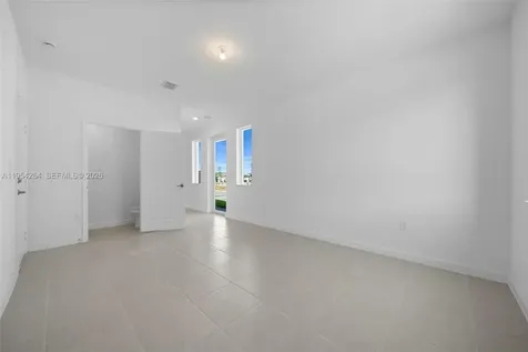 716 SE 14th Court Homestead FL 33034