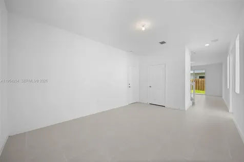 716 SE 14th Court Homestead FL 33034