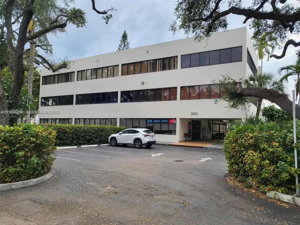 3850 SW 87th Avenue Miami FL 33165