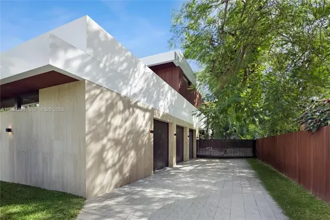 3210 Coacoochee Street Miami FL 33133