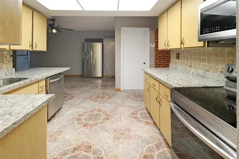 3241 NW 40th Street Lauderdale Lakes FL 33309