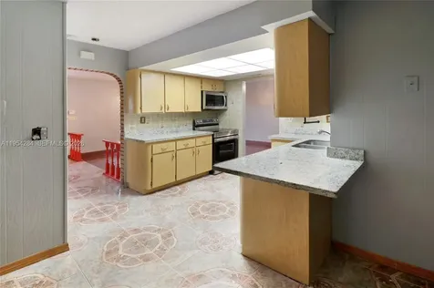 3241 NW 40th Street Lauderdale Lakes FL 33309