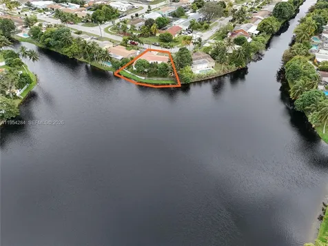 3241 NW 40th Street Lauderdale Lakes FL 33309