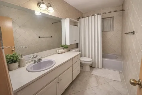 3241 NW 40th Street Lauderdale Lakes FL 33309