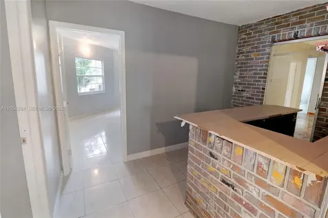 3241 NW 40th Street Lauderdale Lakes FL 33309